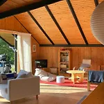 Σπίτι διακοπών Modern 80s With A Wild Garden *