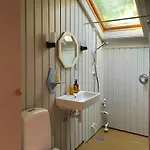 Modern 80s With A Wild Garden * Fårevejle
