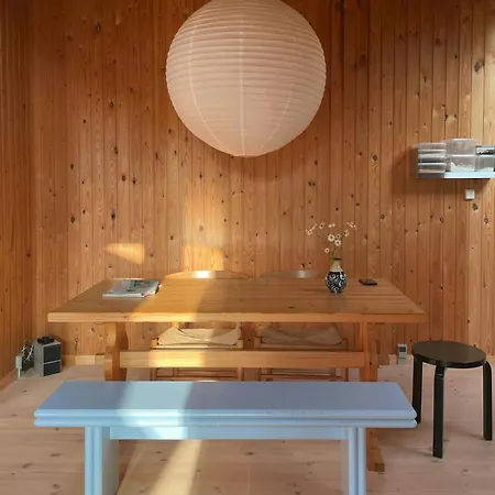 Modern 80s With A Wild Garden Fårevejle